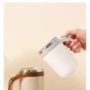 Automatic mixing cup